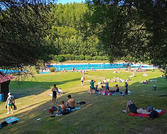 Suhl-Tourismus-Freibad_Dietzehausen_1-mobil