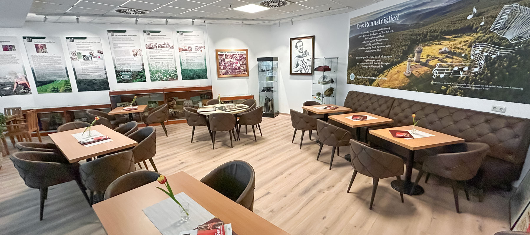 Herbert Roth Café innen_1 Suhl Tourismus Thüringen CCS Congress Centrum Suhl